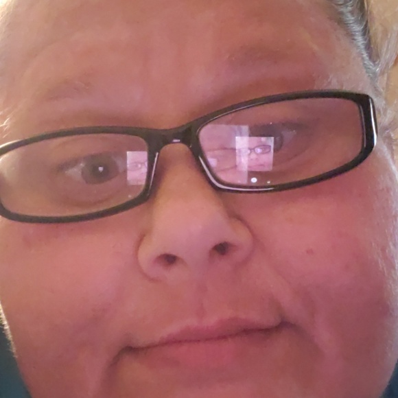 Meet your Posher, Melissa - Picture 1 of 1